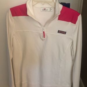 Half zip Vineyard Vines light top. Size Medium.